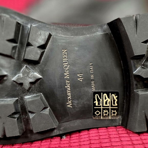 Alexander McQueen Glossy Black Derbys LIKE NEW - Picture 4 of 4